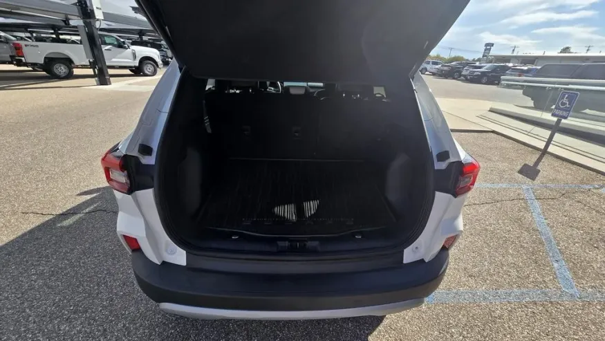 2023 Ford Escape | Photo 9 of 35