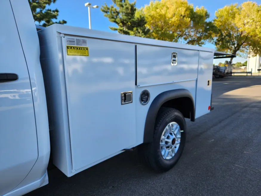 2025 GMC Sierra 2500HD Pro | Photo 13 of 32
