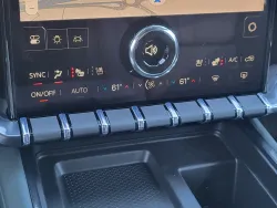 2026 GMC Acadia AT4 | Thumbnail Photo 16 of 27