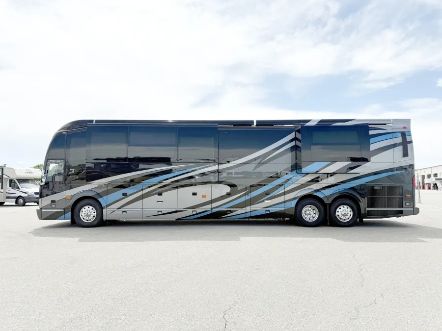 2023 Emerald Prevost H3-45 Triple Slide | Photo 24 of 35