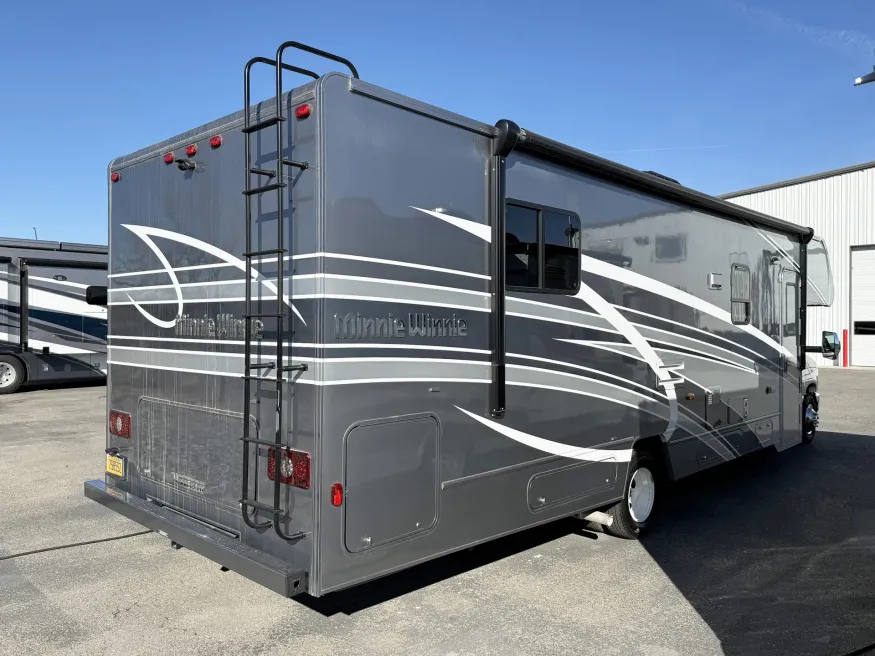 2025 Winnebago Minnie Winnie 31K | Photo 15 of 17