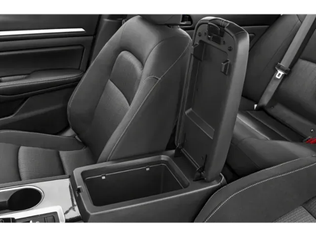 2024 Nissan Altima | Photo 10 of 12