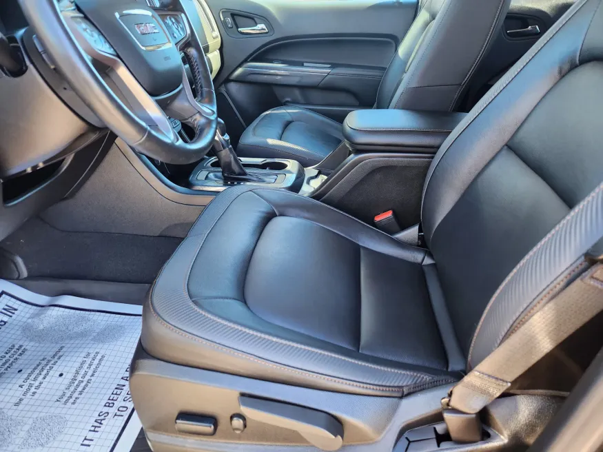 2022 GMC Canyon 4WD AT4 w/Leather | Photo 8 of 31