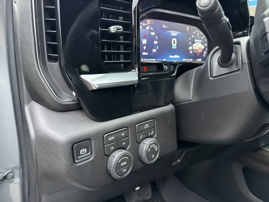 2026 Chevrolet Silverado 1500 LT | Photo 12 of 19