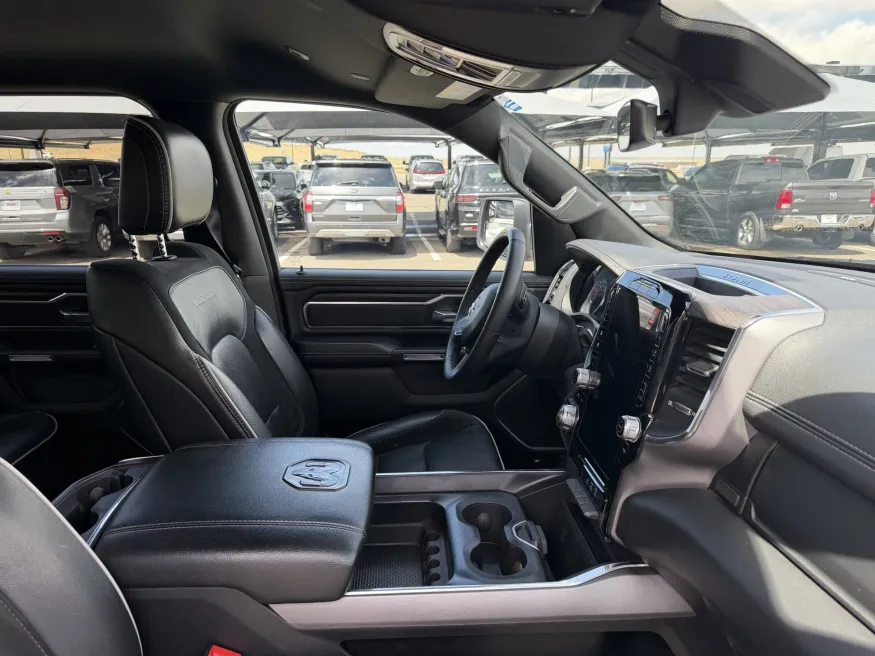 2025 RAM 1500 Laramie | Photo 12 of 19