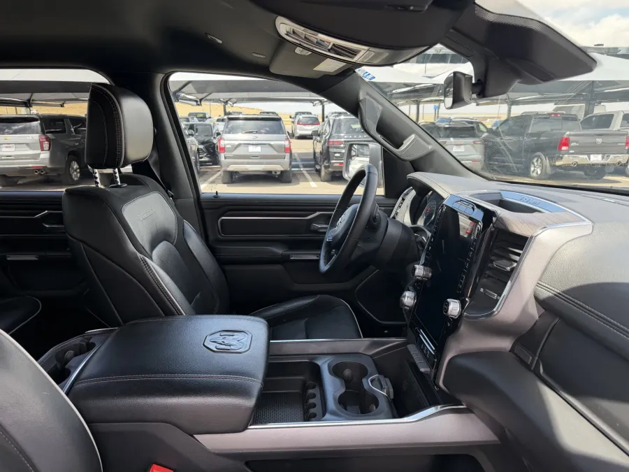 2025 RAM 1500 Laramie | Photo 12 of 19