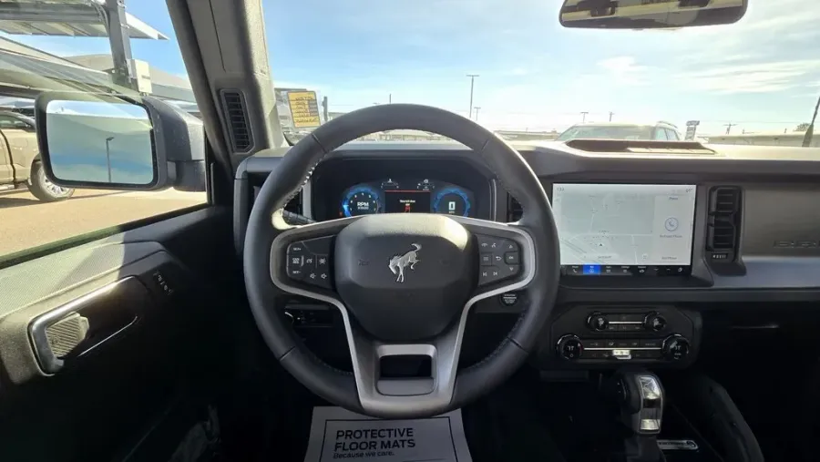 2025 Ford Bronco | Photo 13 of 29
