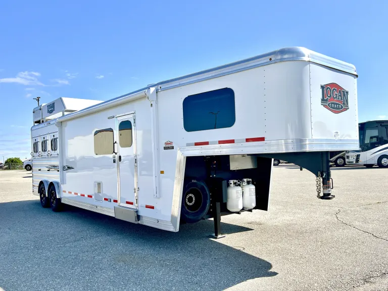 2024 Logan Coach Select 812 3HLQ