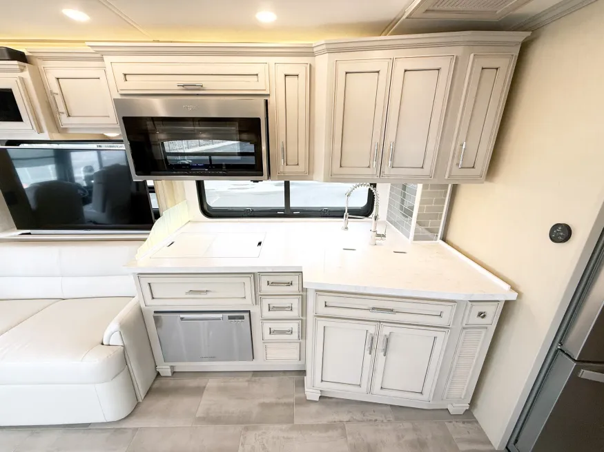 2023 Newmar Ventana 4326 | Photo 10 of 34