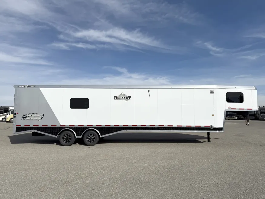 2026 Logan Coach Horse Power | Photo 3 of 24