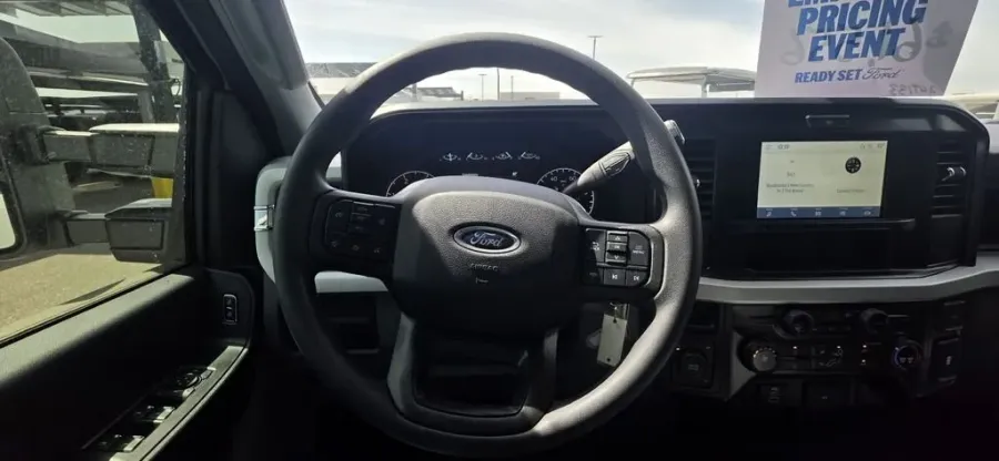 2026 Ford Super Duty F-250 | Photo 14 of 28