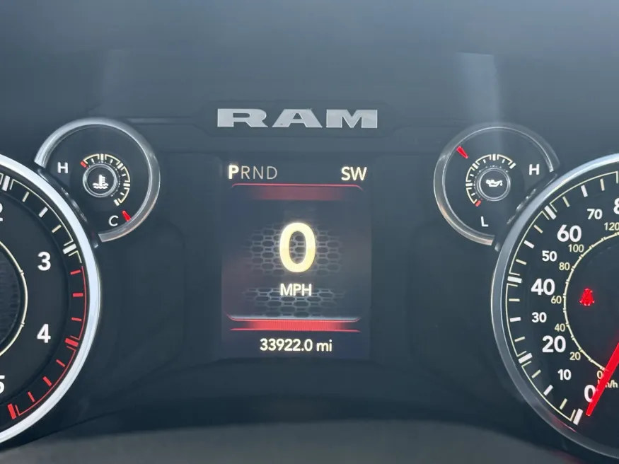 2024 RAM 2500 Tradesman | Photo 15 of 17