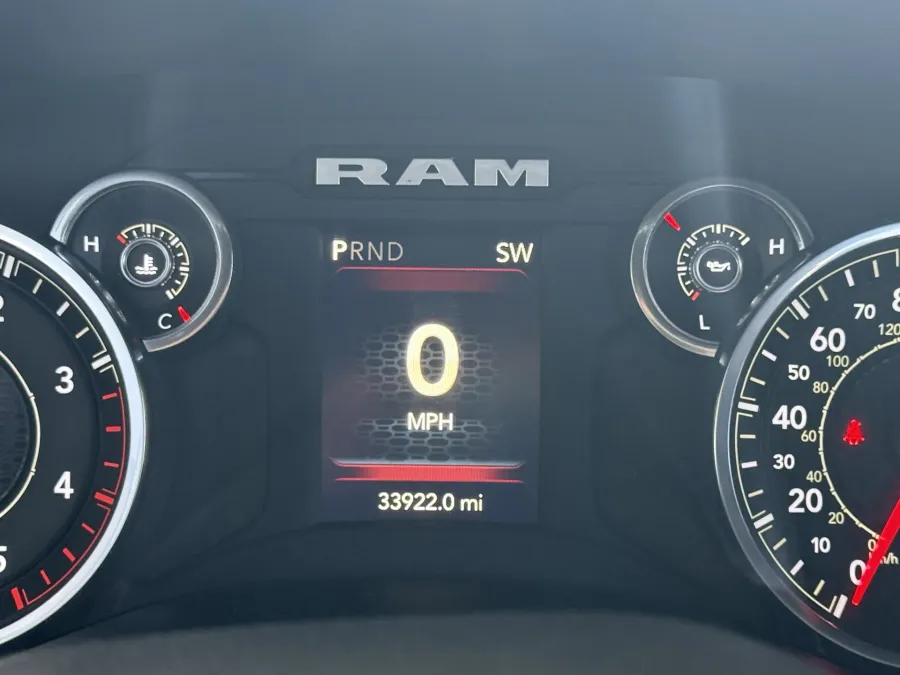 2024 RAM 2500 Tradesman | Photo 15 of 17