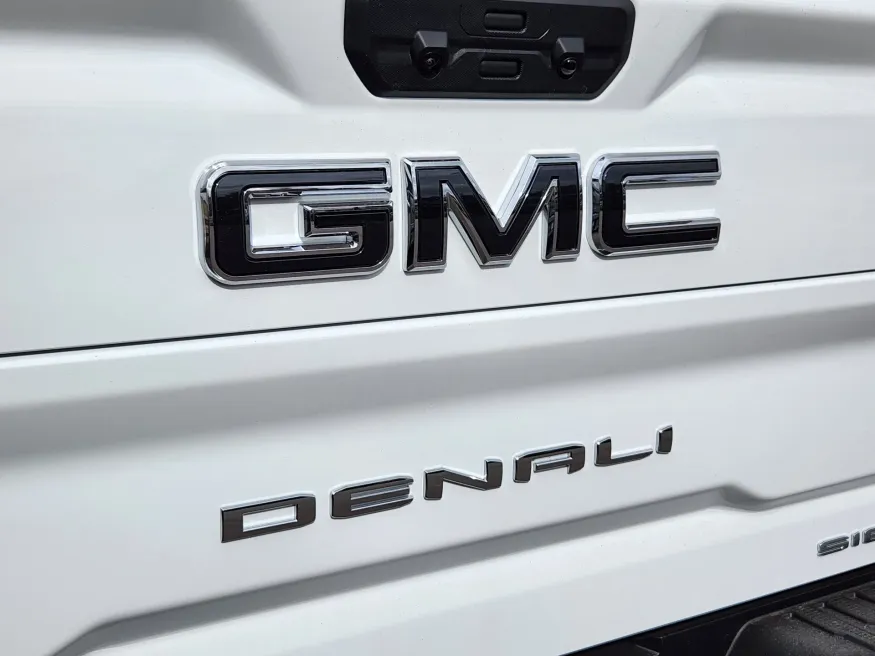 2026 GMC Sierra 3500HD Denali Ultimate | Photo 13 of 31