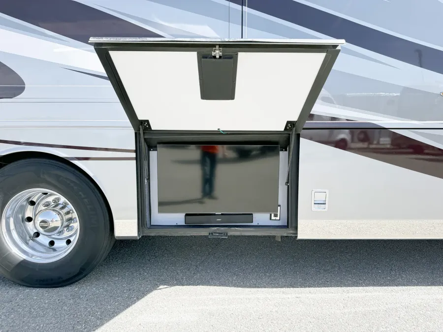 2020 Newmar Dutch Star 4328 | Photo 27 of 31