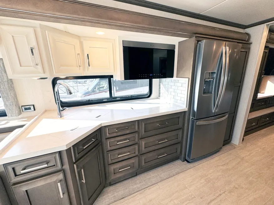 2026 Newmar Ventana 3512 | Photo 9 of 28