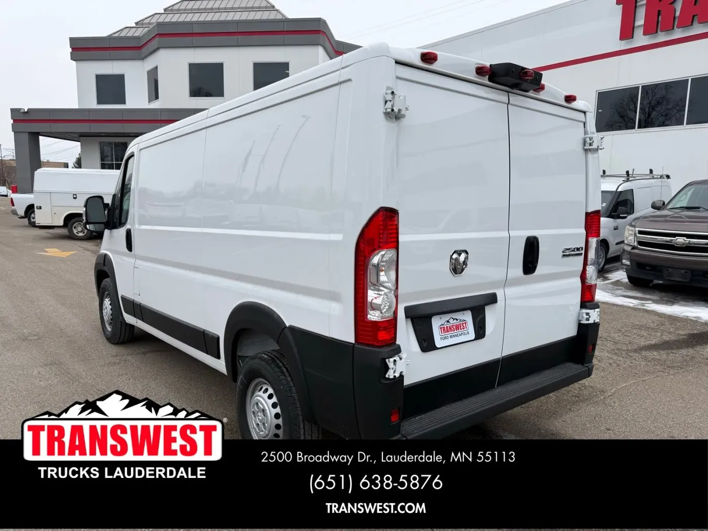 2024 RAM ProMaster 2500 Base | Photo 2 of 21