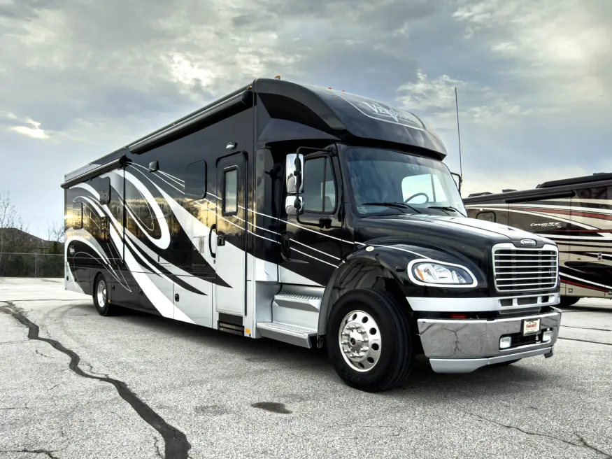 2018 Renegade Verona 40VBH | Photo 7 of 26