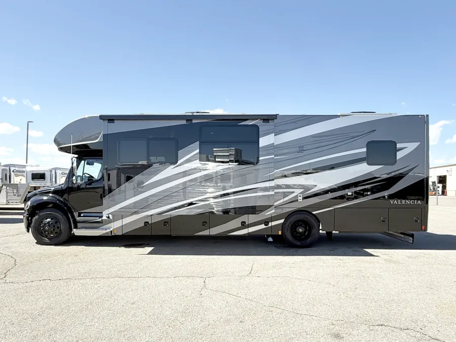 2026 Renegade Valencia 36SB | Photo 19 of 28