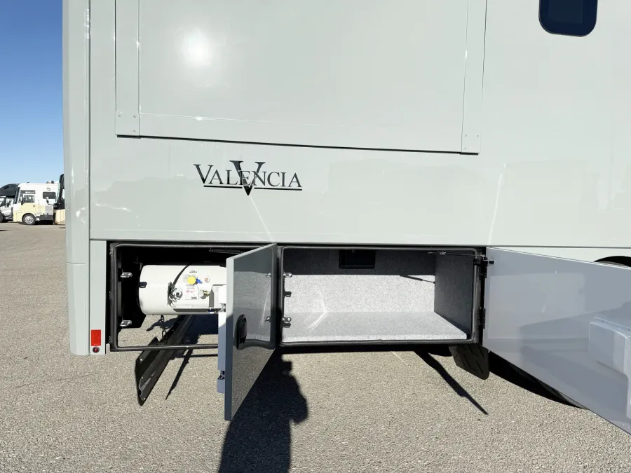 2026 Renegade Valencia 36SB | Photo 22 of 25