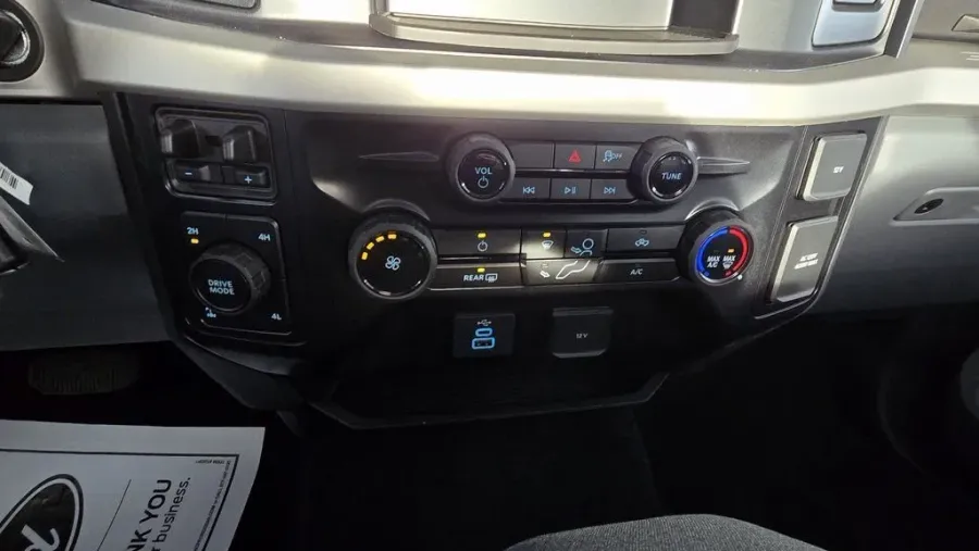 2026 Ford Super Duty F-350 | Photo 21 of 25