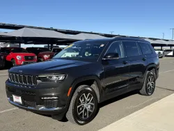 2023 Jeep Grand Cherokee L Limited | Thumbnail Photo 3 of 17