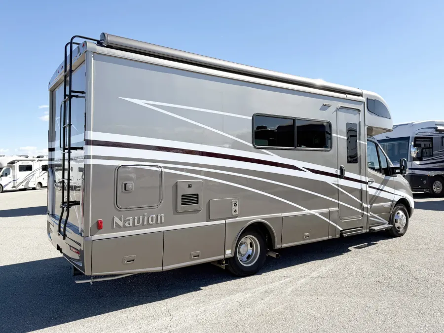 2021 Winnebago Navion 24D | Photo 16 of 24