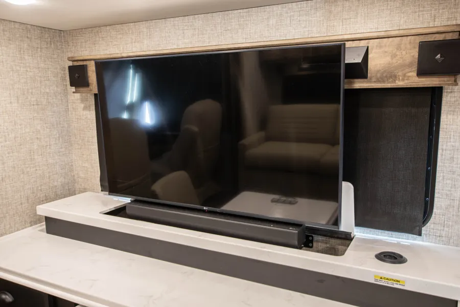 2026 Tiffin Allegro Breeze 33BR | Photo 13 of 21