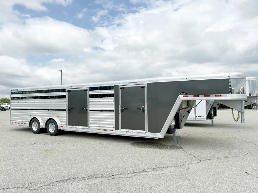 2027 Cimarron Stierwalt Signature Series Stock | Photo 1 of 23