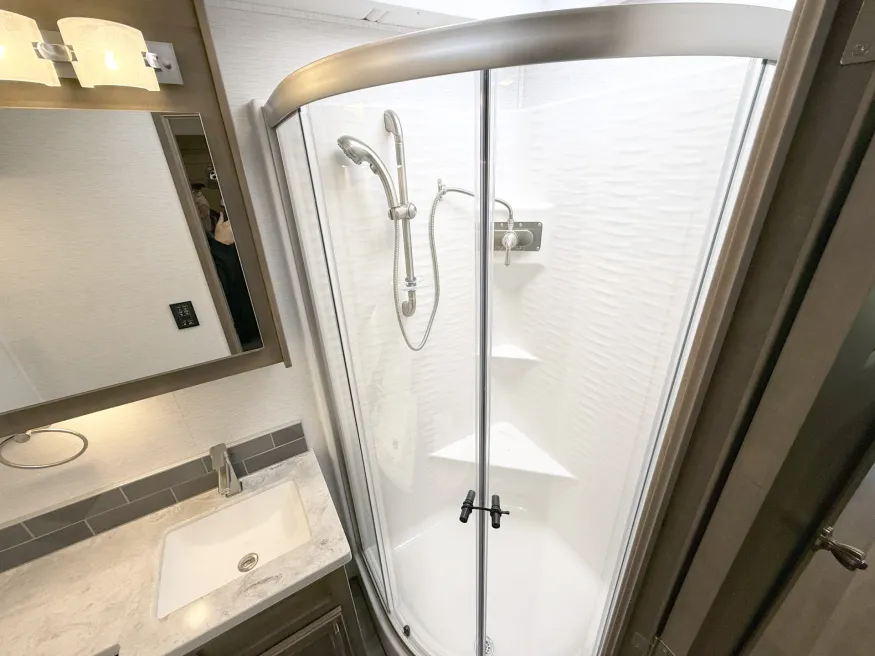 2026 Renegade Verona 40VBH | Photo 15 of 30