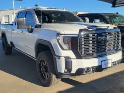 2025 GMC Sierra 3500HD Denali Ultimate | Thumbnail Photo 2 of 5