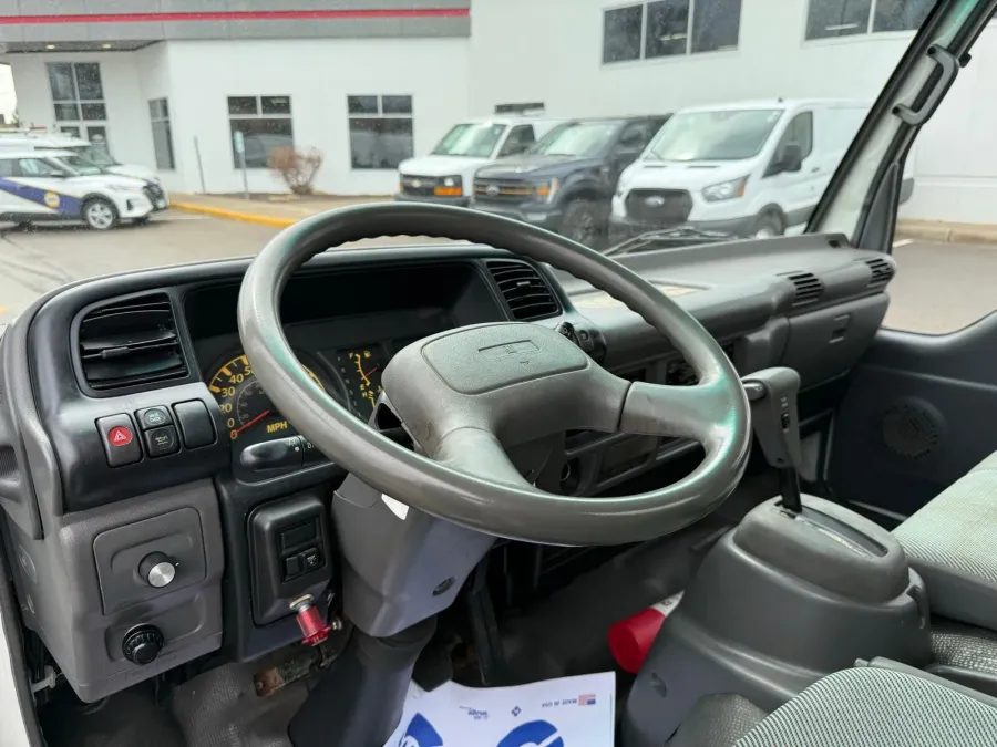 2005 GMC LCF 4500 | Photo 4 of 18