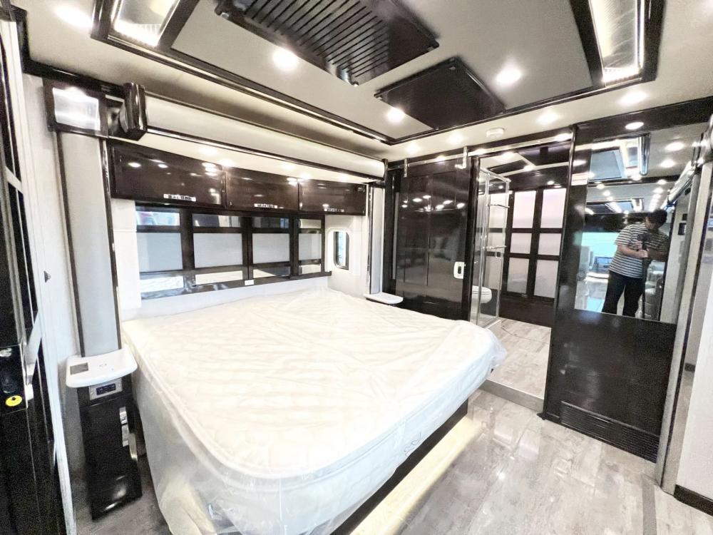 2020 Newmar King Aire 4531 | Photo 16 of 42