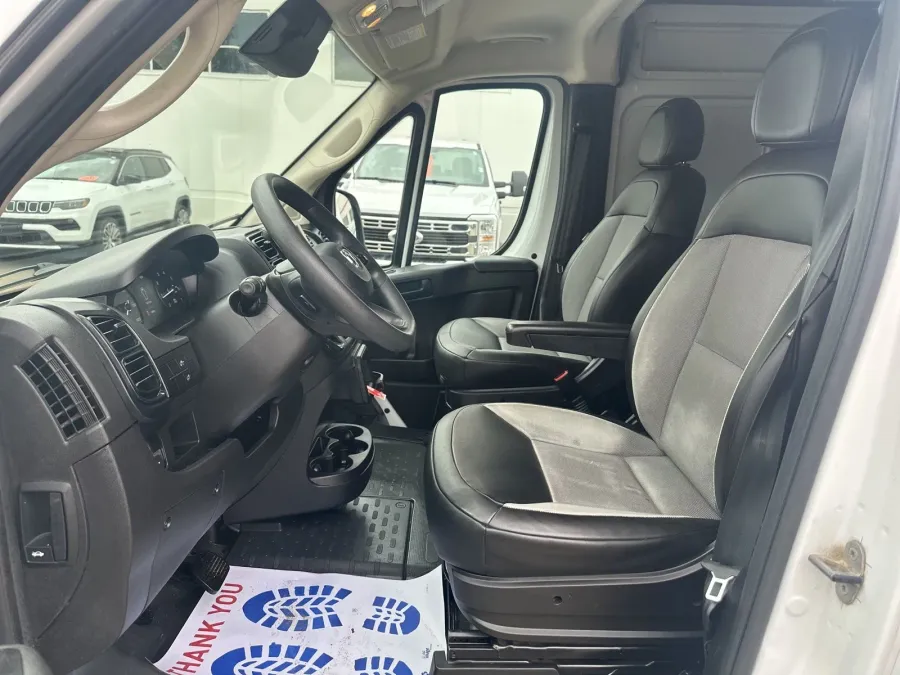 2023 RAM ProMaster 2500 High Roof | Photo 7 of 16
