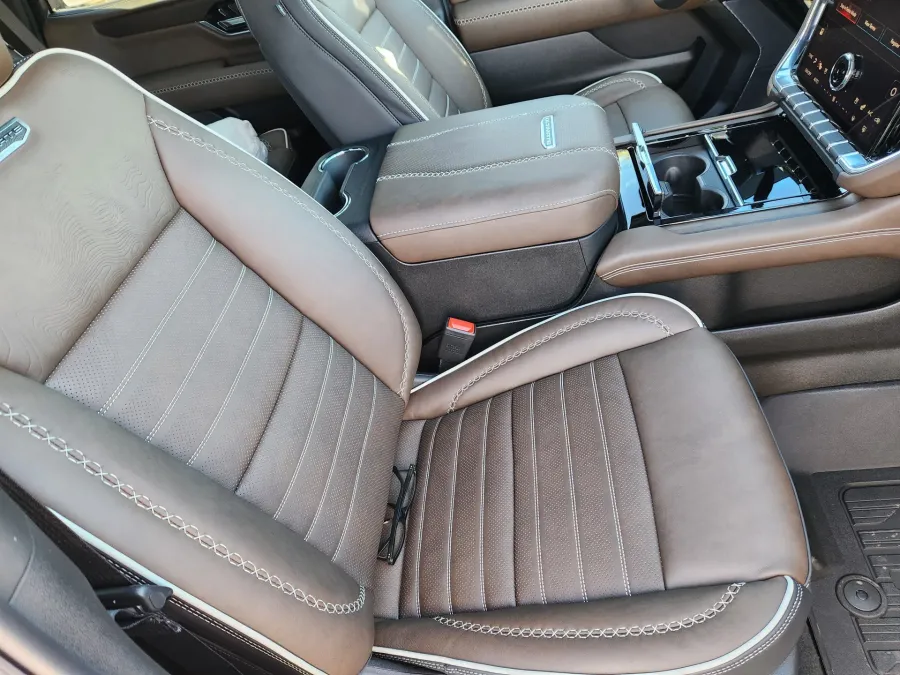 2026 GMC Yukon Denali Ultimate | Photo 9 of 23