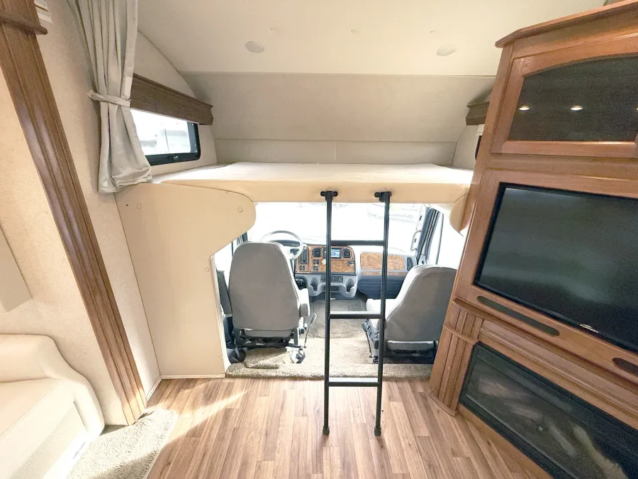 2016 Jayco Seneca 37HJ | Photo 5 of 29