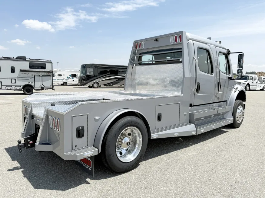 2025 Freightliner M2 106 Plus Summit Hauler | Photo 19 of 26