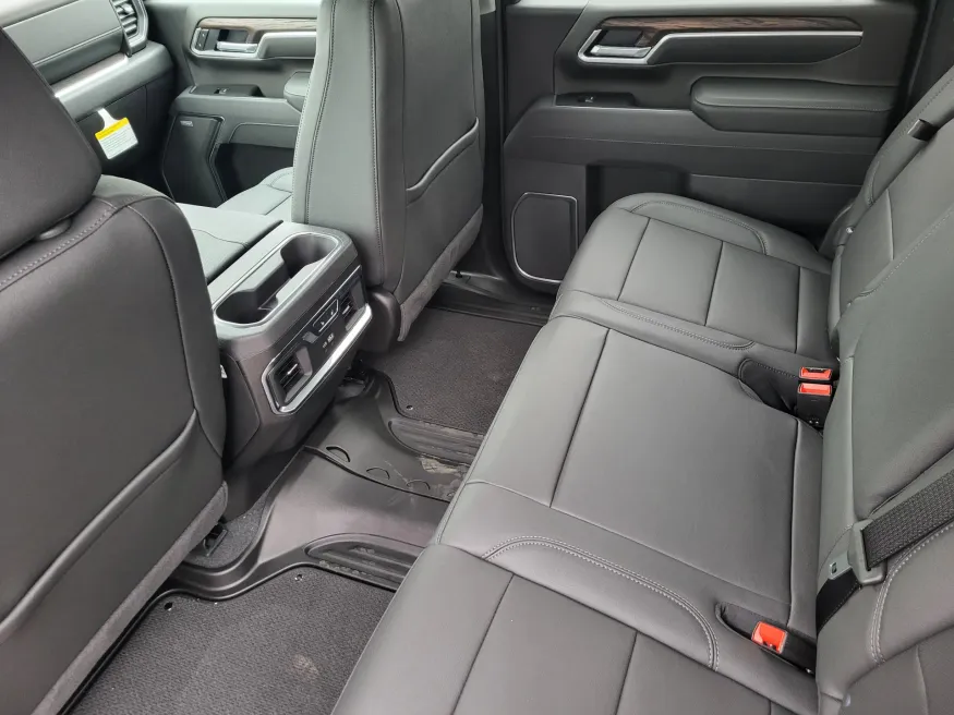 2026 GMC Sierra 2500HD SLT | Photo 23 of 25