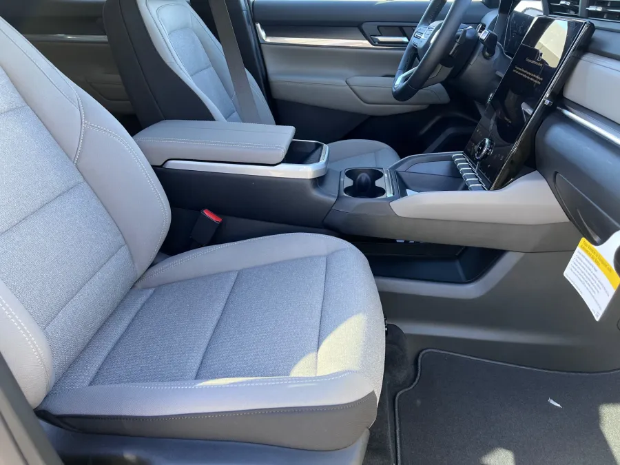 2026 GMC Terrain AWD Elevation | Photo 17 of 28