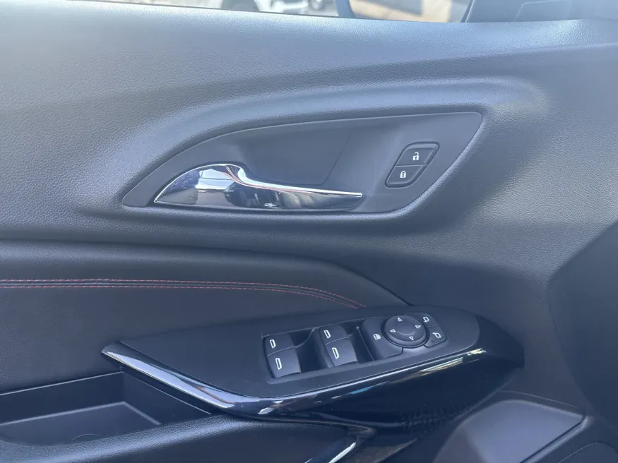 2026 Chevrolet Trax 2RS | Photo 11 of 18