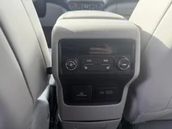 2023 GMC Acadia SLT | Thumbnail Photo 12 of 24