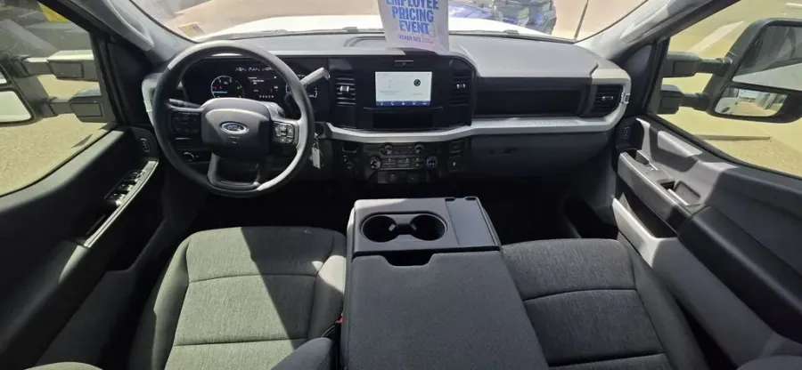 2026 Ford Super Duty F-250 | Photo 24 of 28