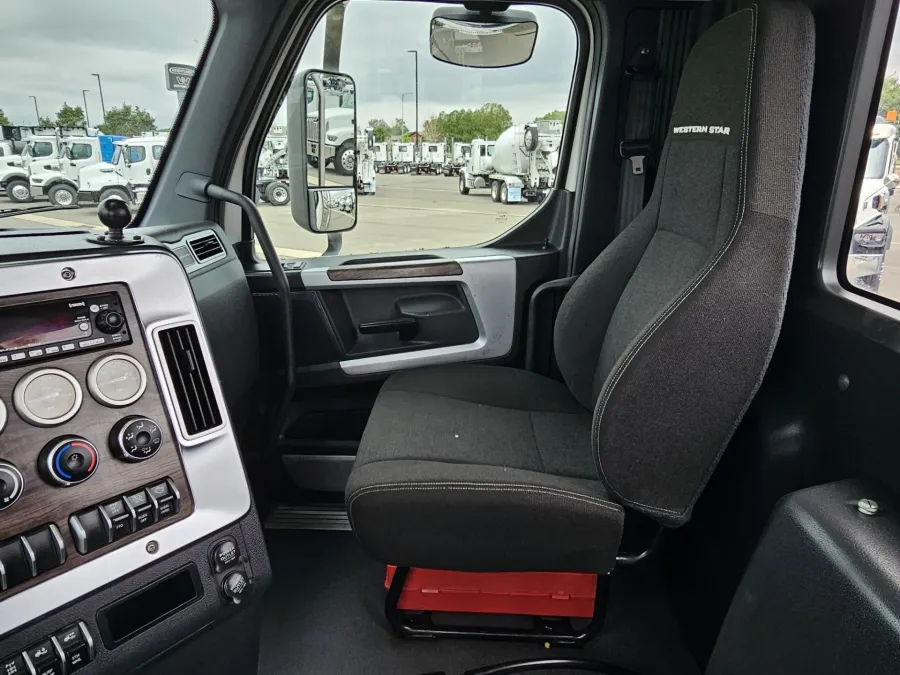 2022 Western Star 49X | Photo 10 of 16