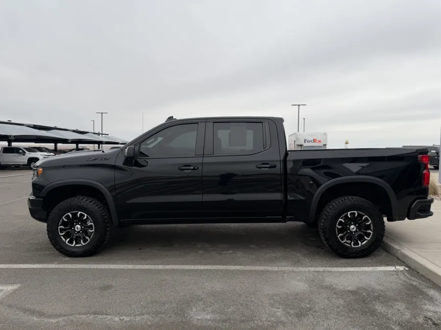 2024 Chevrolet Silverado 1500 ZR2 | Photo 3 of 20