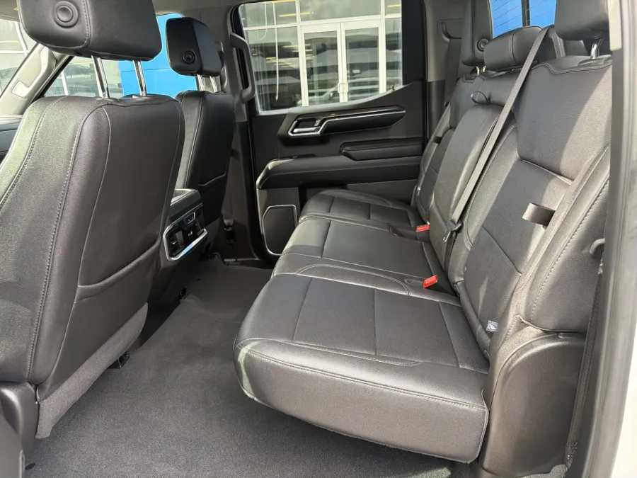 2024 Chevrolet Silverado 1500 LTZ | Photo 9 of 20