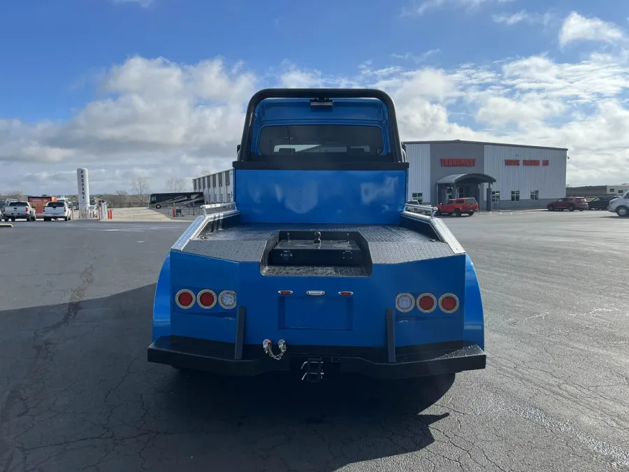 2024 Freightliner M2 106 Bolt | Photo 8 of 25