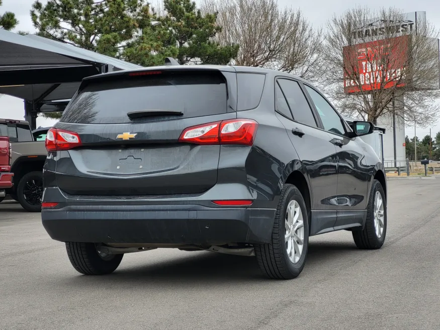 2021 Chevrolet Equinox LS | Photo 6 of 25