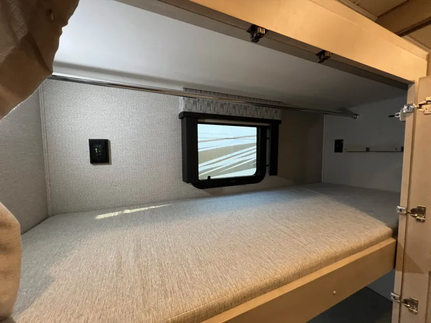 2026 Renegade Verona 40VBH | Photo 21 of 28