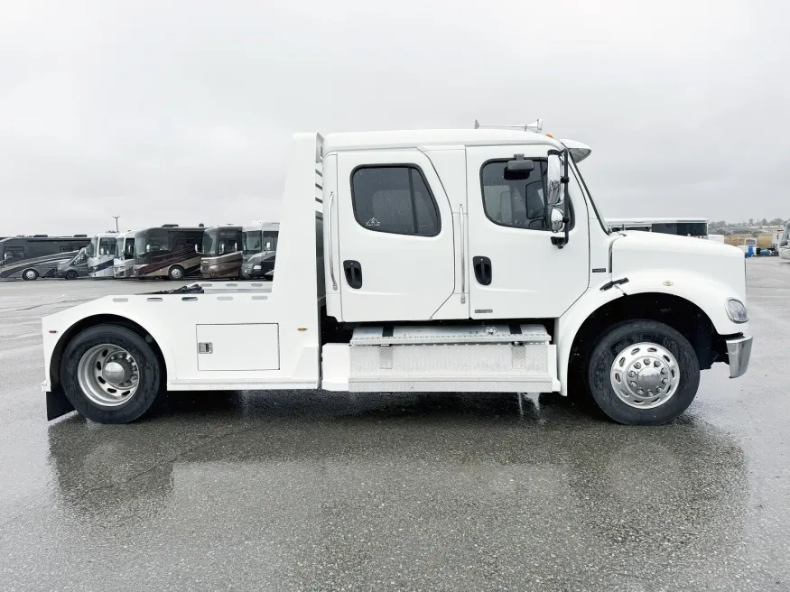 2011 Freightliner M2 112 | Photo 17 of 22
