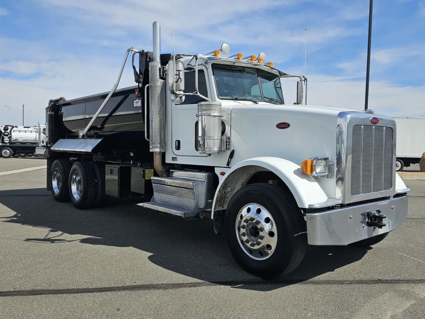 2019 Peterbilt 367 | Photo 3 of 19